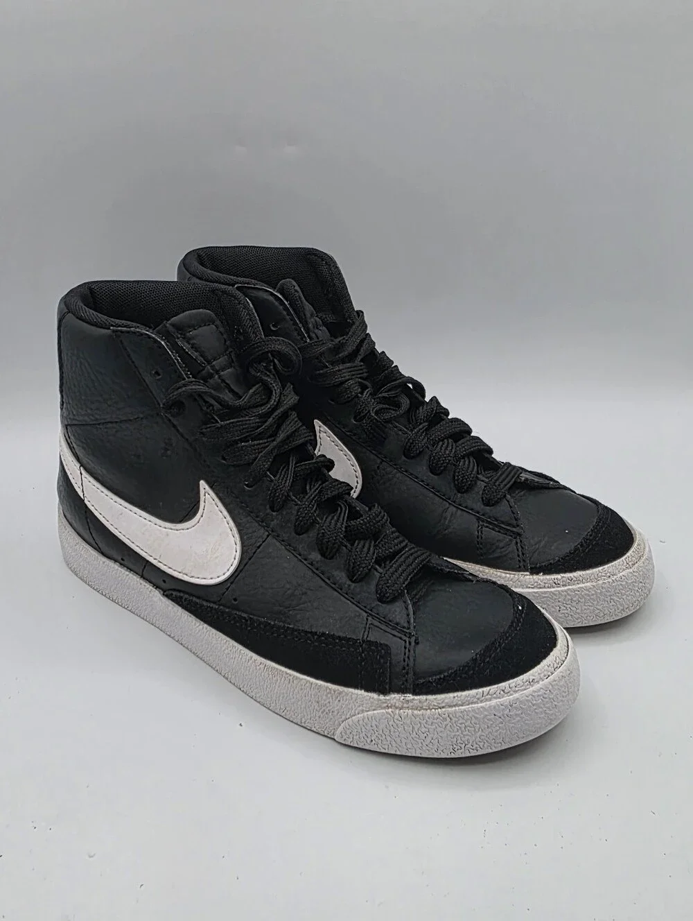 Nike Blazer Youth Mid 77 Vintage Black White Sail Sneakers Retro Size 5.5 School